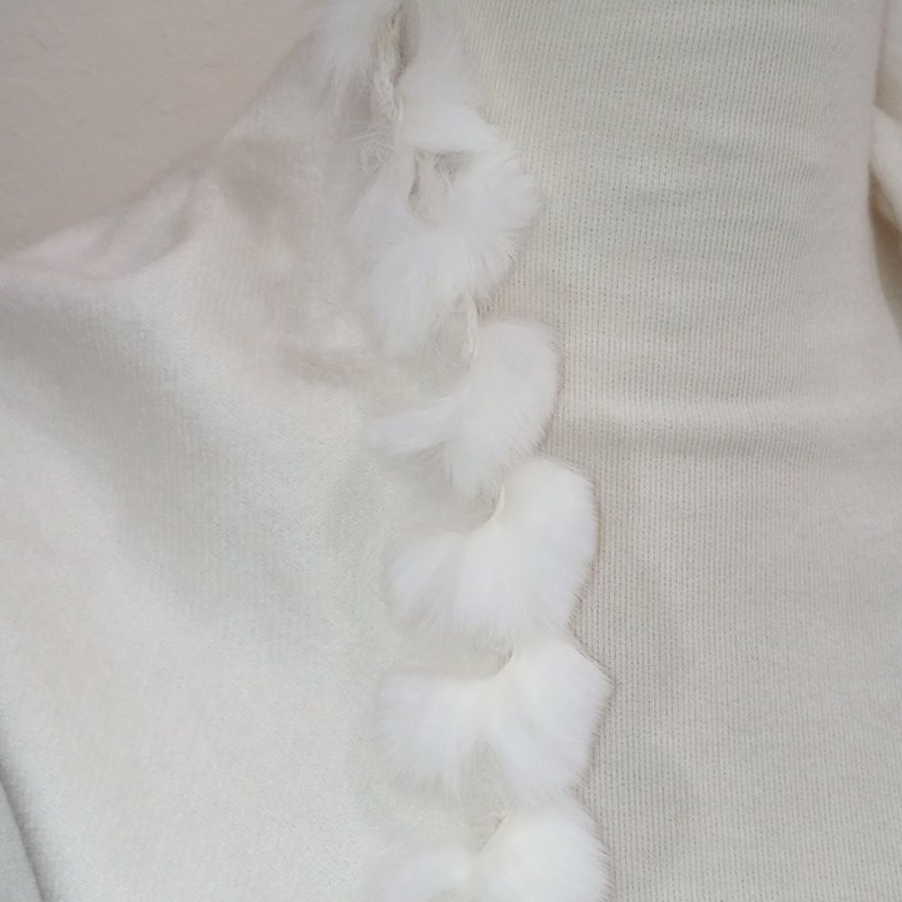 Erdos Ivory Fringed Cashmere Shawl - New! - Picture 2 of 14